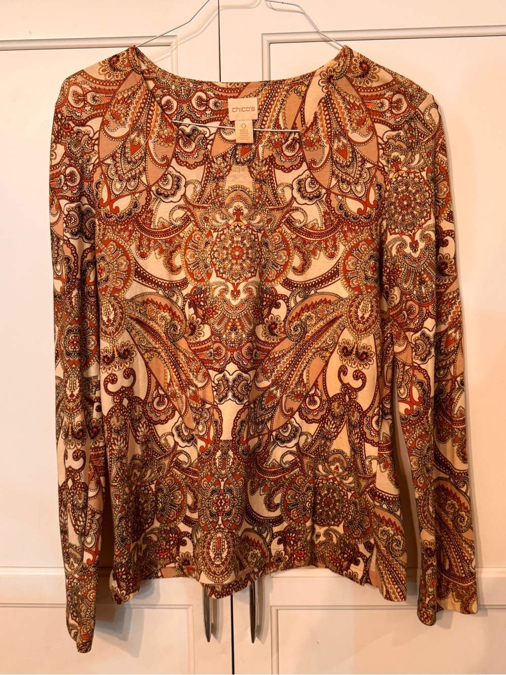 Like New Chico's Women's Long-Sleeve Paisley Print Top in Beige, Rust & Brown